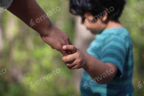 Preview: Kid holding mom hand