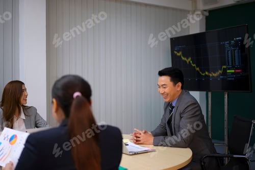 Preview: Employees are meeting at office.
