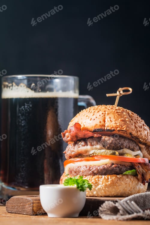 Preview: Hamburger and dark beer in vintage style