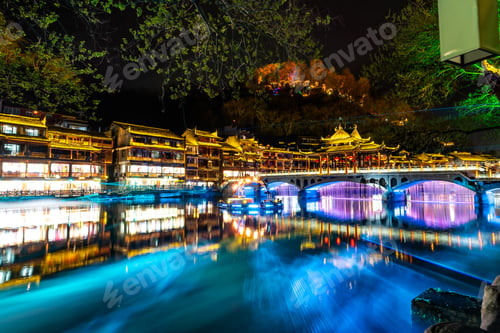 Preview: Laser show at Feng Huang Ancient Town (Phoenix Ancient Town) and tourist boats on Tuo Jiang River