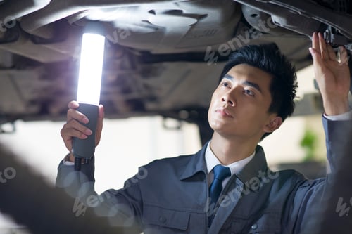 Preview: Auto mechanic