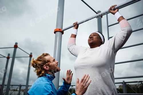 Preview: Exercising on bars