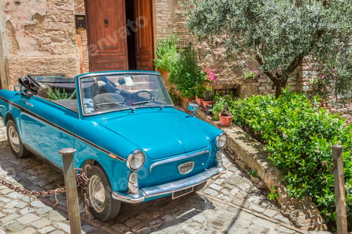 Preview: Vintage car on a beautiful street in Italy