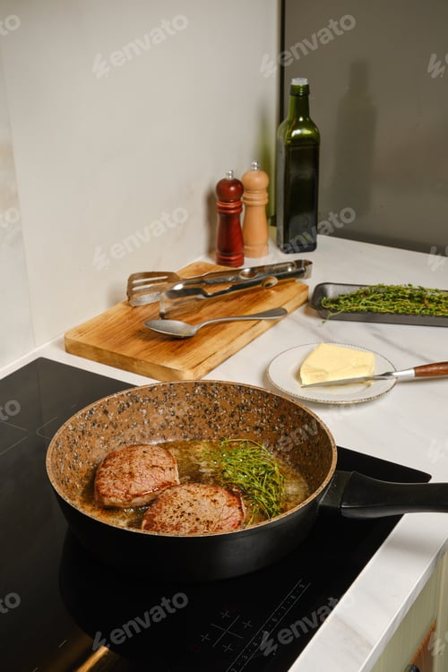 Preview: Making juicy beef steak at home
