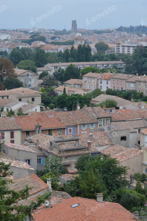 Preview: Vertical shot of buildings of Tuscany, Italy