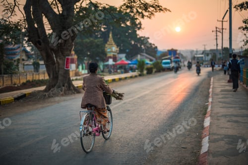 Preview: Street scene, Pindaya, Shan State, Myanmar (Burma)