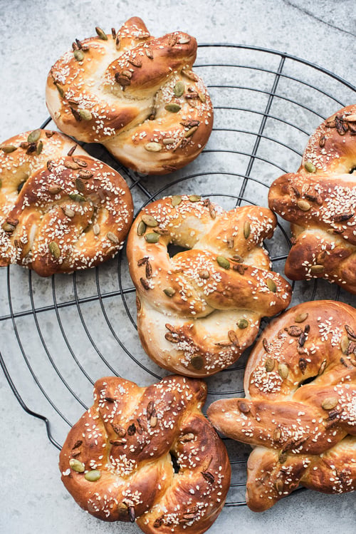 Preview: Homemade pretzels with mixed seeds and salt