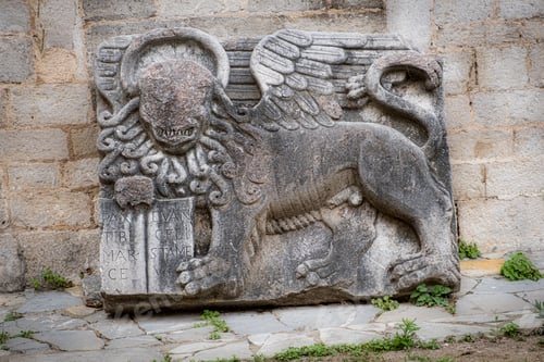 Preview: Lion of Venice Sculpture