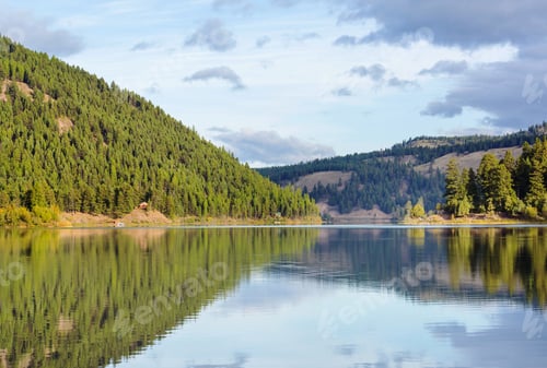 Preview: Mountain lake