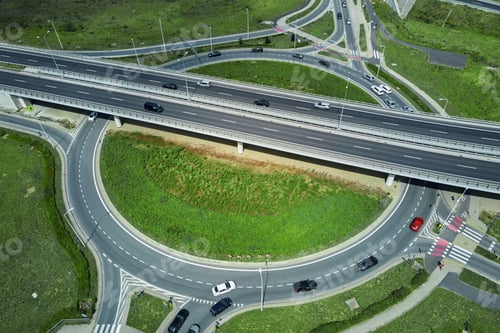 Preview: Roundabout intersection with car traffic