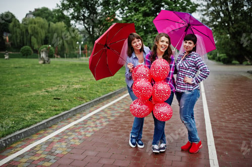 Preview: Hen party