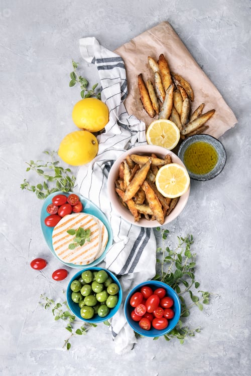 Preview: Fried anchovies with halloumi