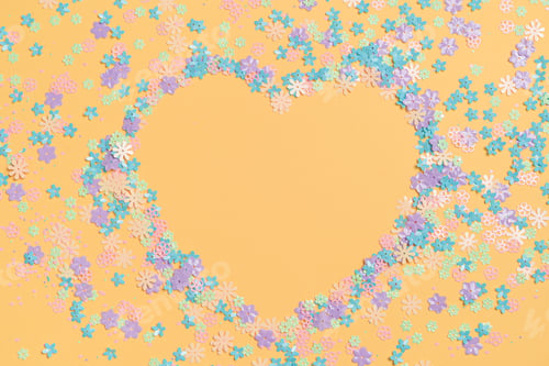 Preview: Valentines day background with heart and flowers
