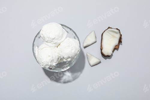 Preview: Summer dessert - ice cream, ice cream with coconut