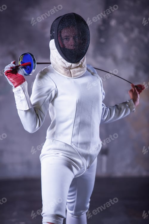Preview: Woman is fencing