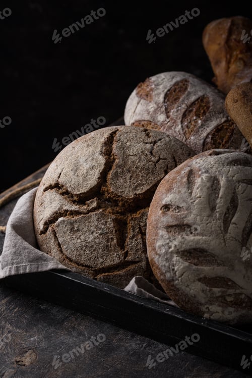 Preview: Fresh homemade bread with a crispy crust