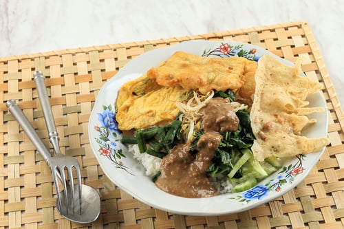 Preview: Nasi Pecel Madiun, Indonesia Food Rice and Vegetables with Peanut Sauce and Peyek