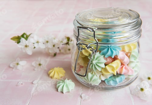 Preview: Small colorful meringues