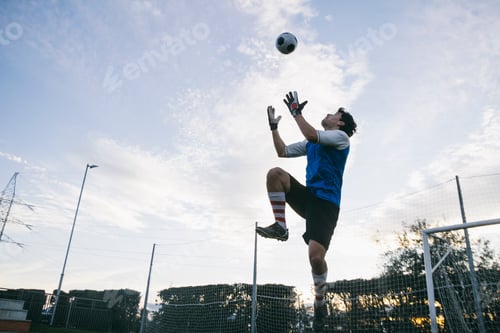 Preview: Goalkeeper trying to catch football
