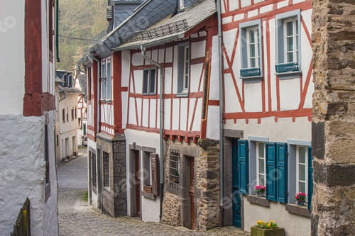 Preview: Beautiful traditional buildings of Monreal, Germany