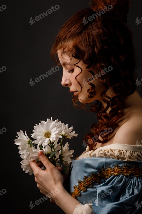 Preview: Beautiful woman in medieval clothing