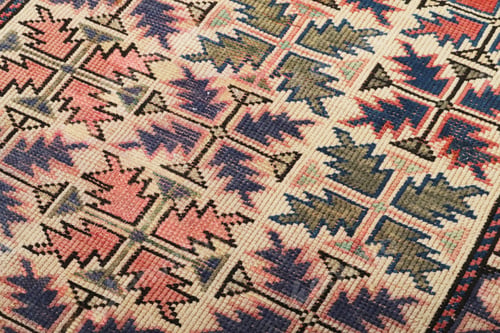 Preview: Textures and patterns in color from woven carpets