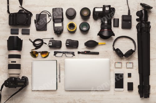 Preview: Diverse personal equipment for photographer