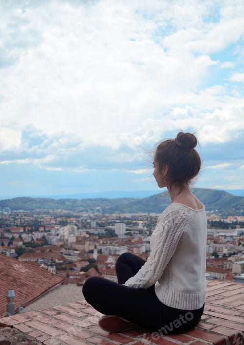 Preview: Girl Sitting Cityscape