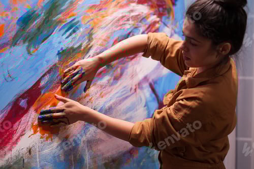 Preview: Painting with hands