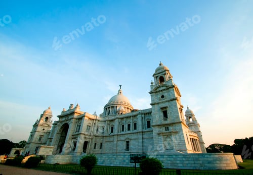 Preview: The Victoria Memorial is a large marble building in Kolkata, West Bengal, India.