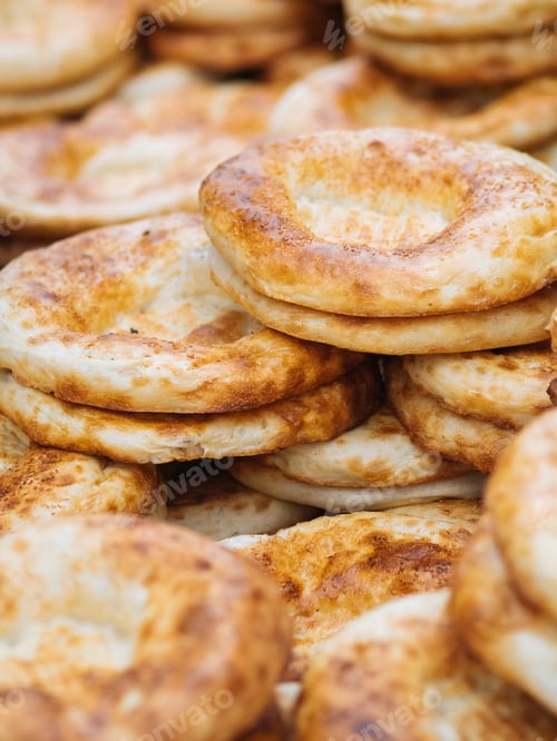Preview: Traditional bread cakes sold on market