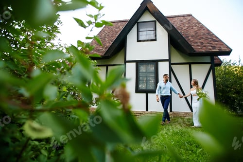 Preview: Walk of newlyweds