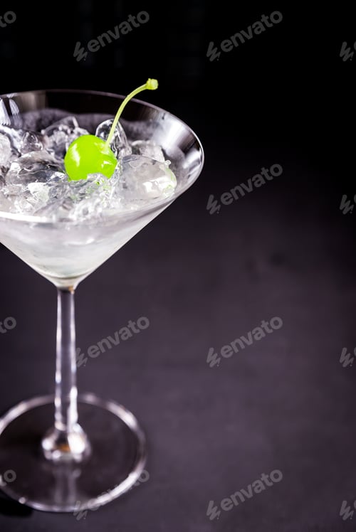Preview: Cocktail with ice