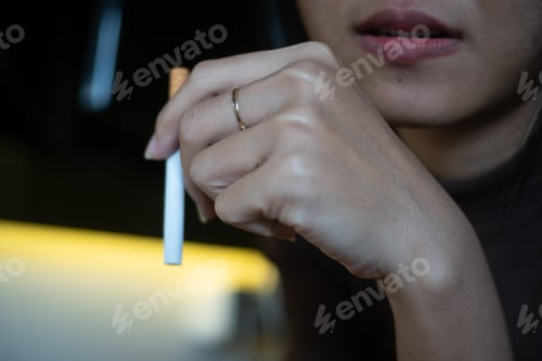 Preview: women smoking