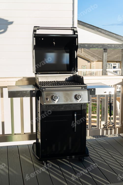 Preview: Brand New Two-Burner Grill Stationed on Balcony