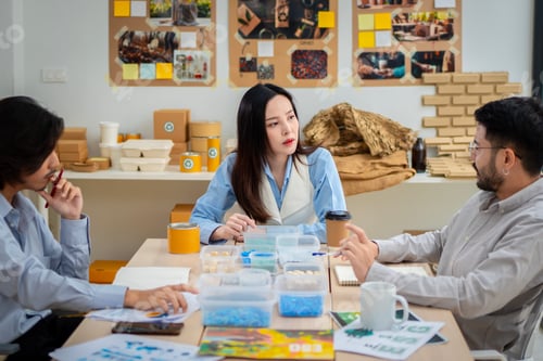 Preview: Group of young male and female business people in the office