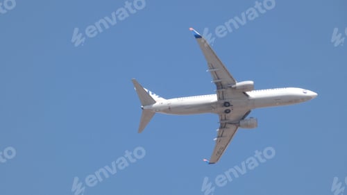 Preview: a big airplane flying in the sky, its tail is off