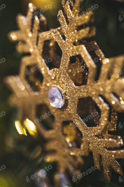 Preview: Gold flashing snowflake with diamond close-up as Christmas tree decor