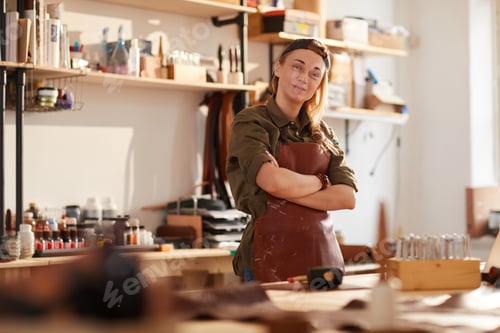Preview: Female Artisan Posing