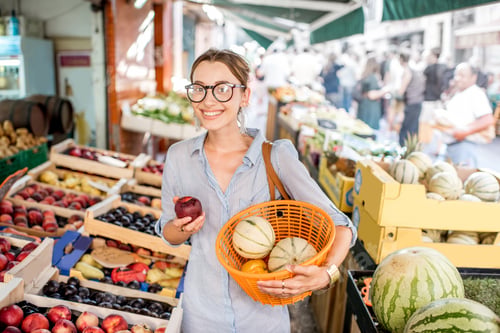 Preview: Woman at the food market
