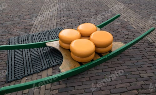 Preview: cheese on the cheese markt alkmaar in holland