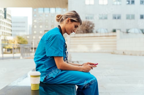 Preview: representation of the daily life of a nurse going to work