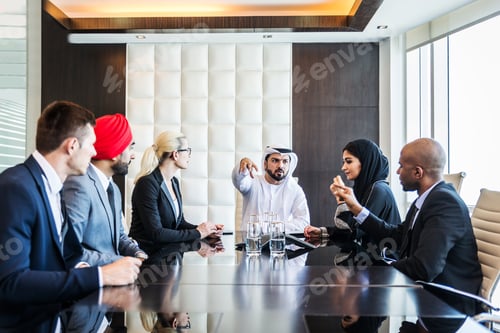 Preview: Business team in Dubai