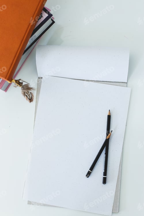 Preview: Notepad on the table