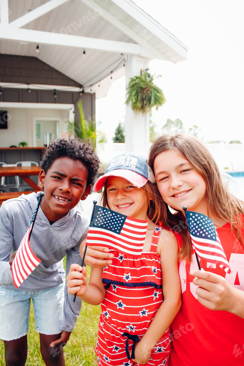 Preview: Kids with American flags
