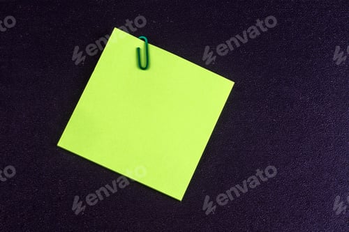 Preview: Collection of various note papers on corkboard