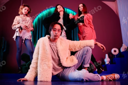 Preview: Vogue Team in Club