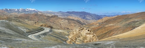 Preview: View of hairpin turns and mountains in Taglang La pass, Ladakh, India