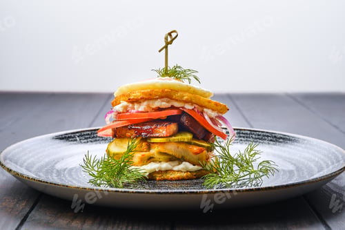 Preview: Potato fritter burger with chicken breast, bacon, cucumber and tomato