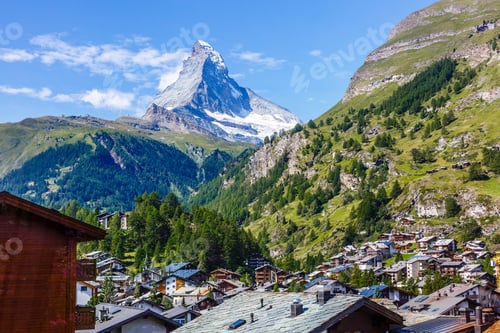 Preview: Beautiful view of old village with Matterhorn peak background in Zermatt, Switzerland
